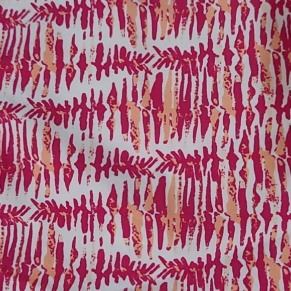 Vineyard Vines women's shorts with a vibrant pink and orange pattern size Large - Picture 4 of 10